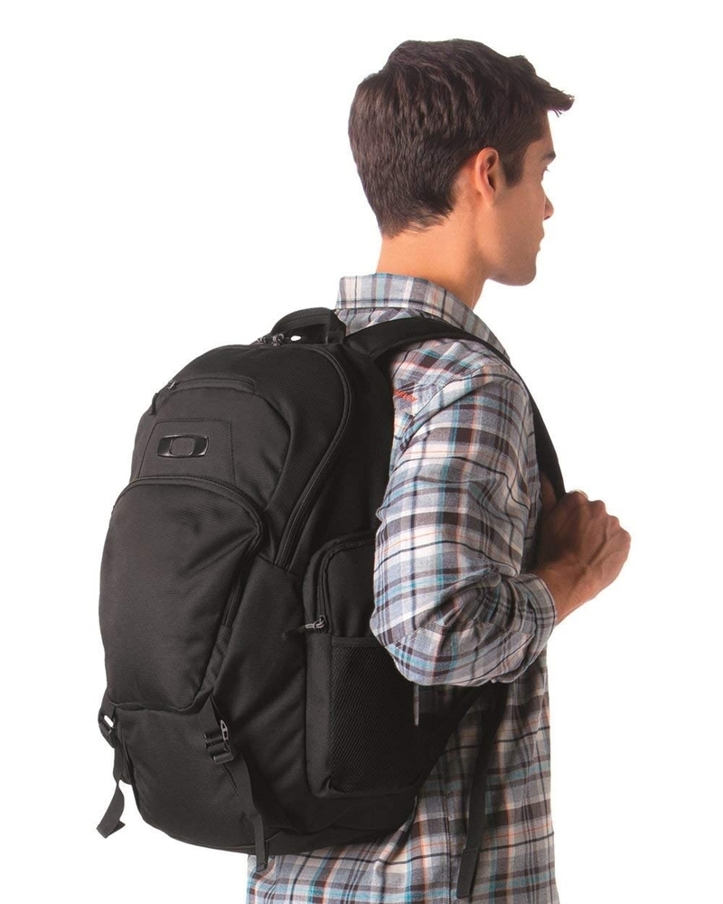 Σακίδιο Πλάτης Blade Wet/Dry BlacKout 30L 92877-02E Oakley